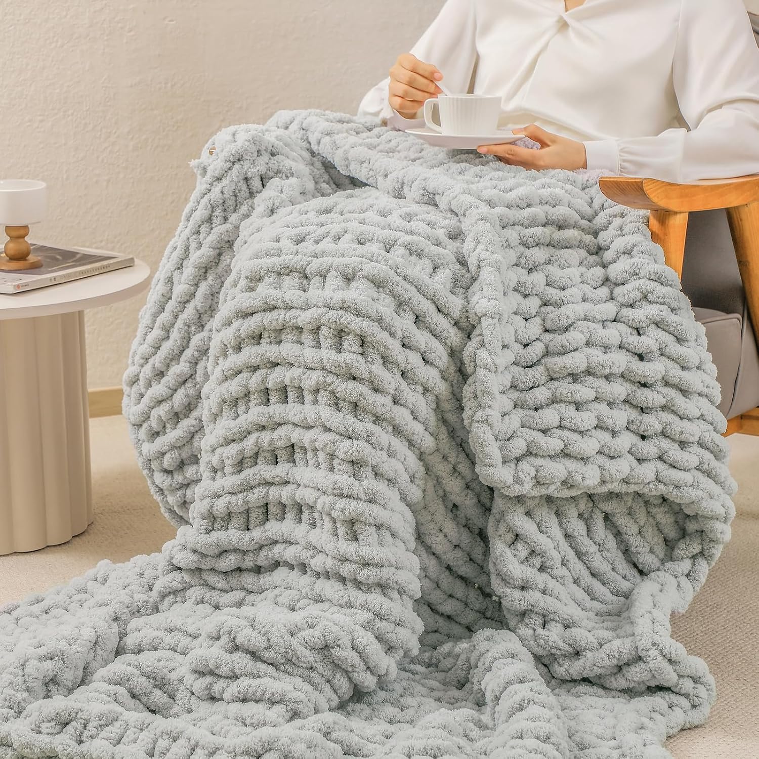 Light Grey Jumbo Chenille Knit Blanket